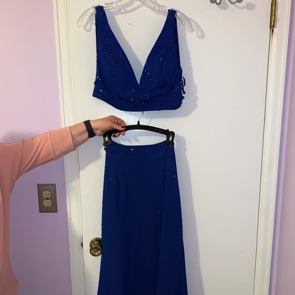 Dress - Picture 1 of 6